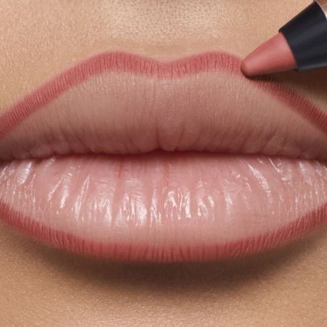 LANCÔME-Lip Idôle - Crayon à lèvres fini mat crémeux précision LANCÔME-Lip Idôle - Crayon à lèvres fini mat crémeux précision